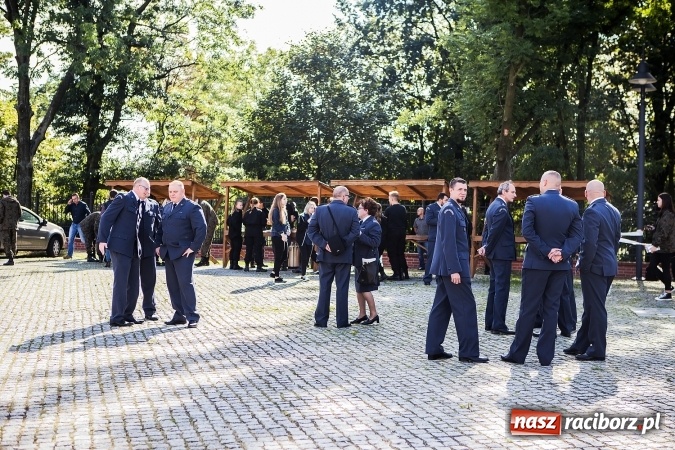 Zdjęcie w galerii na portalu naszraciborz.pl: Pokaz Grupy Interwencyjnej Służby Więziennej w czasie seminarium edukacyjnego wiadomości z regionu