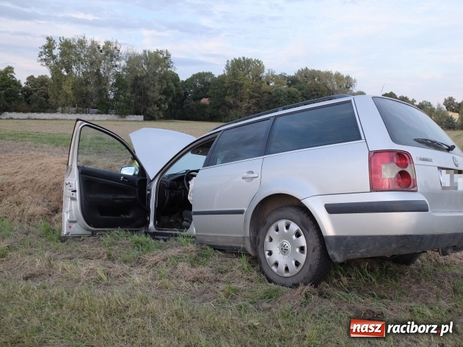 Zdjęcie w galerii na portalu naszraciborz.pl: Kolizja w Owsiszczach! Dwie osoby przewiezione do szpitala wiadomości z regionu