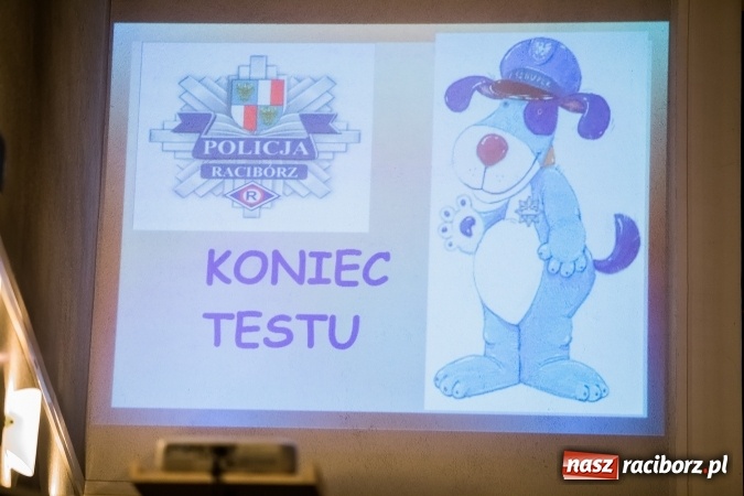 Zdjęcie w galerii na portalu naszraciborz.pl: Policyjna impreza profilaktyczna w Domu Kultury Strzecha. Można było wygrać rower wiadomości z regionu