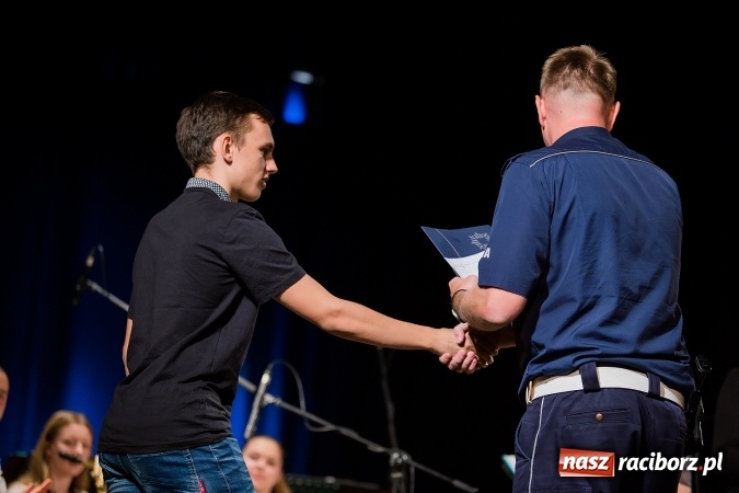 Zdjęcie w galerii na portalu naszraciborz.pl: Policyjna impreza profilaktyczna w Domu Kultury Strzecha. Można było wygrać rower wiadomości z regionu