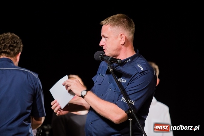 Zdjęcie w galerii na portalu naszraciborz.pl: Policyjna impreza profilaktyczna w Domu Kultury Strzecha. Można było wygrać rower wiadomości z regionu
