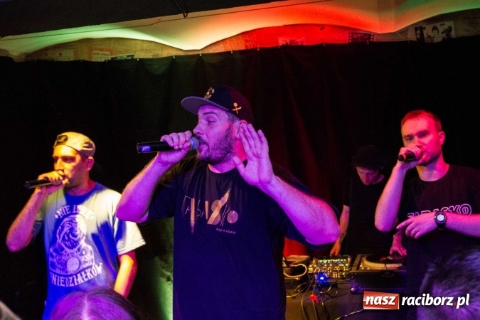Zdjęcie w galerii na portalu naszraciborz.pl: O.S.T.R. wczoraj na Końcu Świata wiadomości z regionu