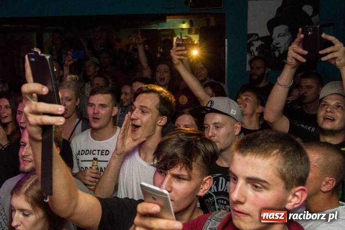 Zdjęcie w galerii na portalu naszraciborz.pl: O.S.T.R. wczoraj na Końcu Świata wiadomości z regionu