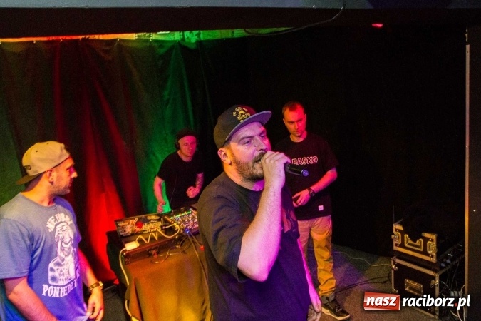 Zdjęcie w galerii na portalu naszraciborz.pl: O.S.T.R. wczoraj na Końcu Świata wiadomości z regionu