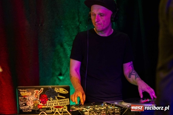 Zdjęcie w galerii na portalu naszraciborz.pl: O.S.T.R. wczoraj na Końcu Świata wiadomości z regionu