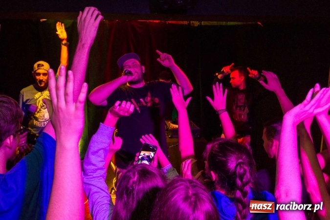 Zdjęcie w galerii na portalu naszraciborz.pl: O.S.T.R. wczoraj na Końcu Świata wiadomości z regionu