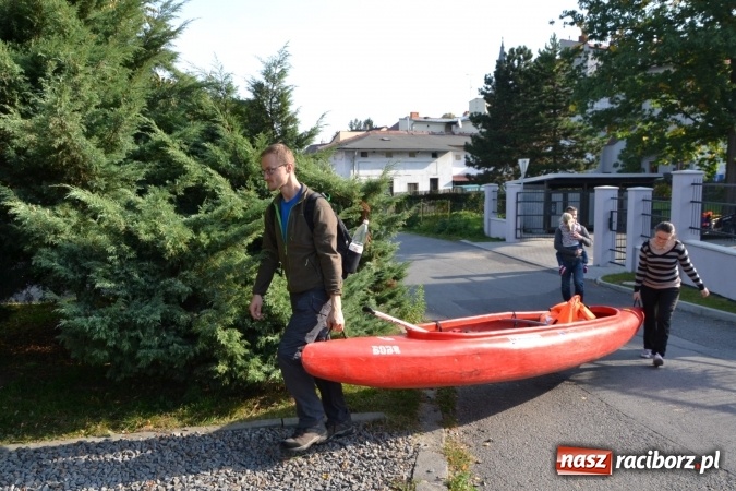 Zdjęcie w galerii na portalu naszraciborz.pl: Wodniacy zamknęli Meandry Odry wiadomości z regionu