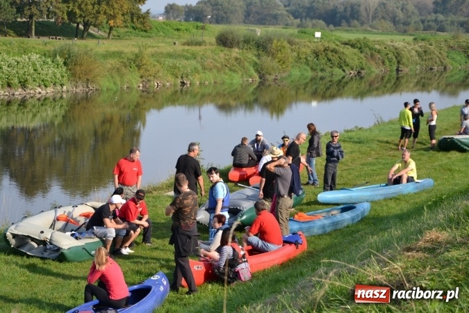 Zdjęcie w galerii na portalu naszraciborz.pl: Wodniacy zamknęli Meandry Odry wiadomości z regionu