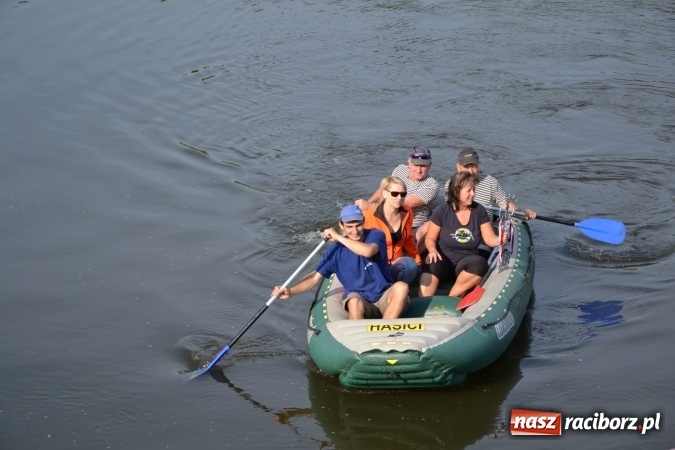 Zdjęcie w galerii na portalu naszraciborz.pl: Wodniacy zamknęli Meandry Odry wiadomości z regionu