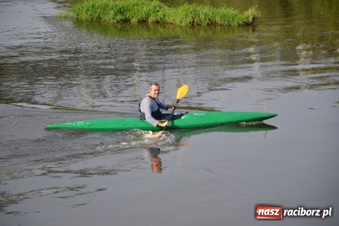 Zdjęcie w galerii na portalu naszraciborz.pl: Wodniacy zamknęli Meandry Odry wiadomości z regionu