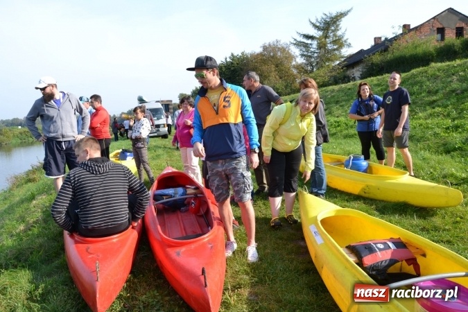 Zdjęcie w galerii na portalu naszraciborz.pl: Wodniacy zamknęli Meandry Odry wiadomości z regionu