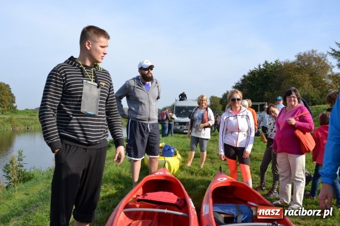 Zdjęcie w galerii na portalu naszraciborz.pl: Wodniacy zamknęli Meandry Odry wiadomości z regionu