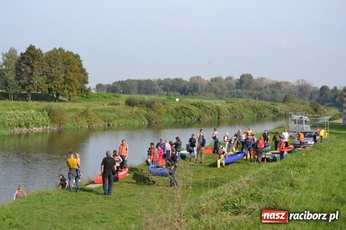 Zdjęcie w galerii na portalu naszraciborz.pl: Wodniacy zamknęli Meandry Odry wiadomości z regionu