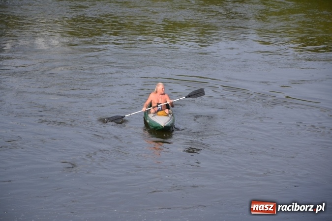Zdjęcie w galerii na portalu naszraciborz.pl: Wodniacy zamknęli Meandry Odry wiadomości z regionu