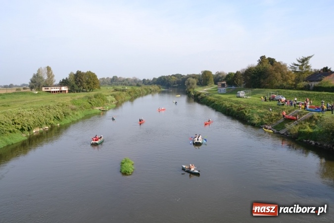 Zdjęcie w galerii na portalu naszraciborz.pl: Wodniacy zamknęli Meandry Odry wiadomości z regionu
