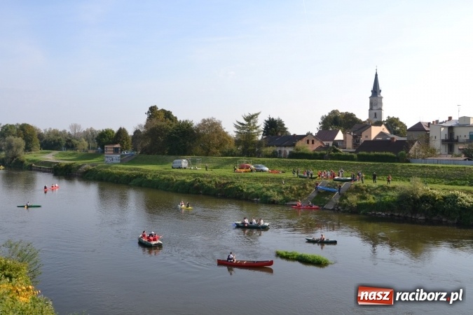 Zdjęcie w galerii na portalu naszraciborz.pl: Wodniacy zamknęli Meandry Odry wiadomości z regionu