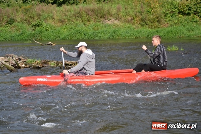 Zdjęcie w galerii na portalu naszraciborz.pl: Wodniacy zamknęli Meandry Odry wiadomości z regionu