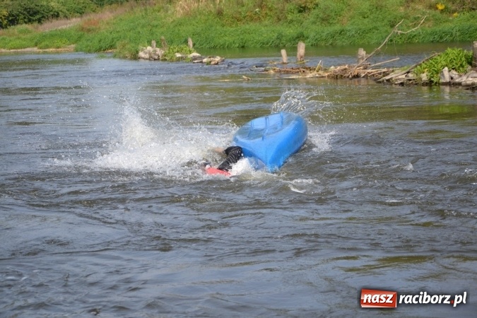 Zdjęcie w galerii na portalu naszraciborz.pl: Wodniacy zamknęli Meandry Odry wiadomości z regionu