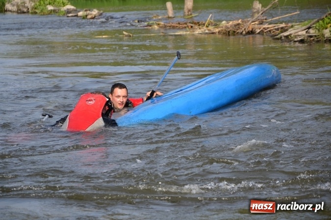 Zdjęcie w galerii na portalu naszraciborz.pl: Wodniacy zamknęli Meandry Odry wiadomości z regionu