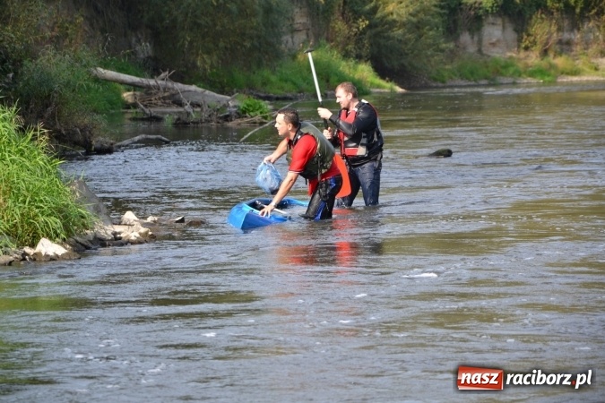 Zdjęcie w galerii na portalu naszraciborz.pl: Wodniacy zamknęli Meandry Odry wiadomości z regionu