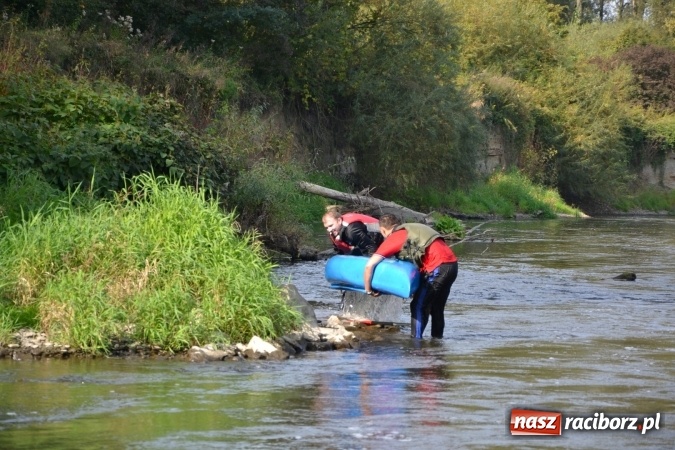 Zdjęcie w galerii na portalu naszraciborz.pl: Wodniacy zamknęli Meandry Odry wiadomości z regionu