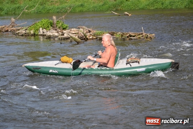 Zdjęcie w galerii na portalu naszraciborz.pl: Wodniacy zamknęli Meandry Odry wiadomości z regionu
