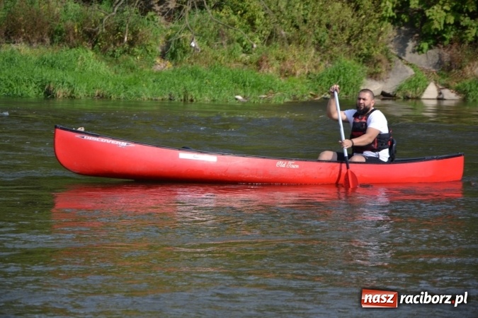 Zdjęcie w galerii na portalu naszraciborz.pl: Wodniacy zamknęli Meandry Odry wiadomości z regionu