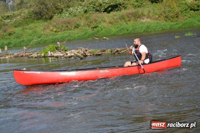 Zdjęcie w galerii na portalu naszraciborz.pl: Wodniacy zamknęli Meandry Odry wiadomości z regionu