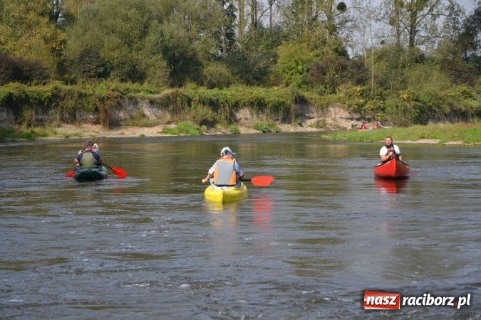 Zdjęcie w galerii na portalu naszraciborz.pl: Wodniacy zamknęli Meandry Odry wiadomości z regionu