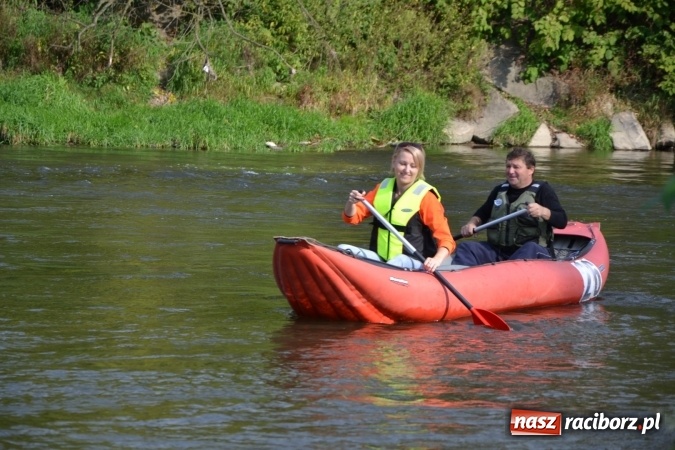 Zdjęcie w galerii na portalu naszraciborz.pl: Wodniacy zamknęli Meandry Odry wiadomości z regionu