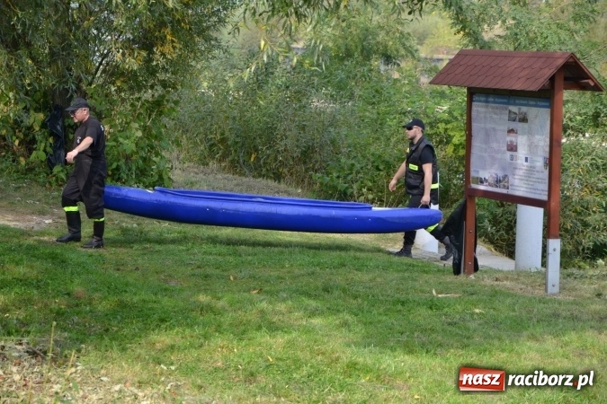 Zdjęcie w galerii na portalu naszraciborz.pl: Wodniacy zamknęli Meandry Odry wiadomości z regionu