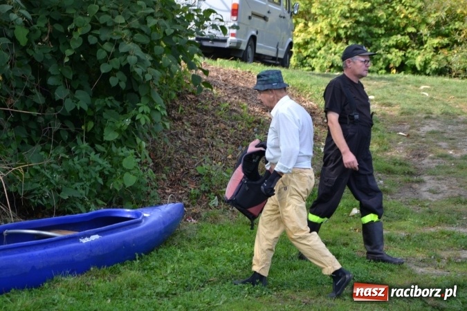 Zdjęcie w galerii na portalu naszraciborz.pl: Wodniacy zamknęli Meandry Odry wiadomości z regionu