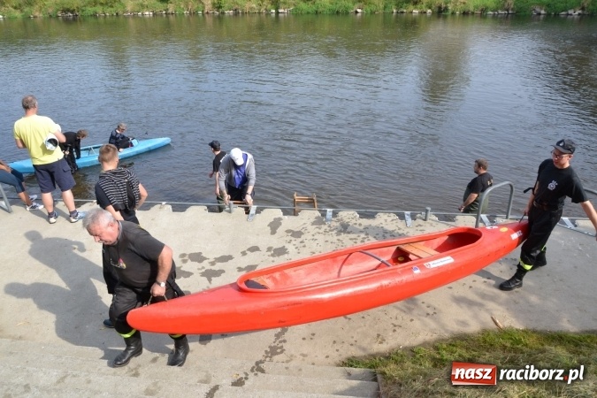 Zdjęcie w galerii na portalu naszraciborz.pl: Wodniacy zamknęli Meandry Odry wiadomości z regionu
