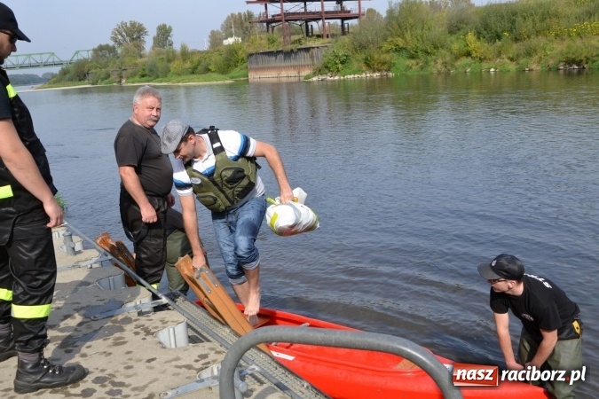 Zdjęcie w galerii na portalu naszraciborz.pl: Wodniacy zamknęli Meandry Odry wiadomości z regionu