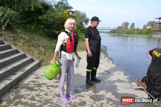 Zdjęcie w galerii na portalu naszraciborz.pl: Wodniacy zamknęli Meandry Odry wiadomości z regionu