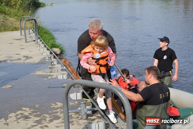 Zdjęcie w galerii na portalu naszraciborz.pl: Wodniacy zamknęli Meandry Odry wiadomości z regionu