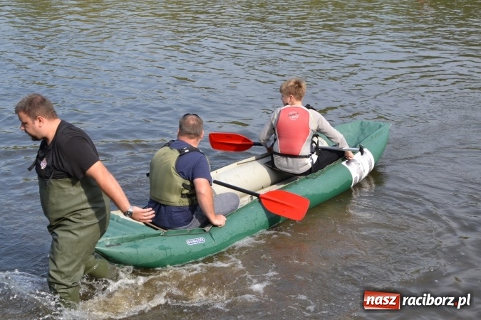Zdjęcie w galerii na portalu naszraciborz.pl: Wodniacy zamknęli Meandry Odry wiadomości z regionu