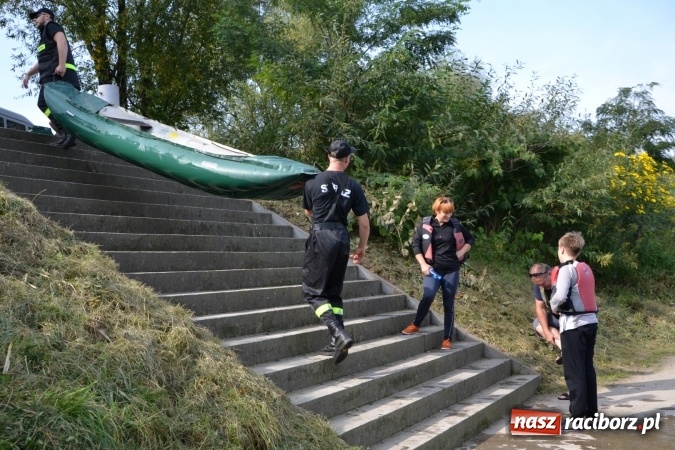 Zdjęcie w galerii na portalu naszraciborz.pl: Wodniacy zamknęli Meandry Odry wiadomości z regionu