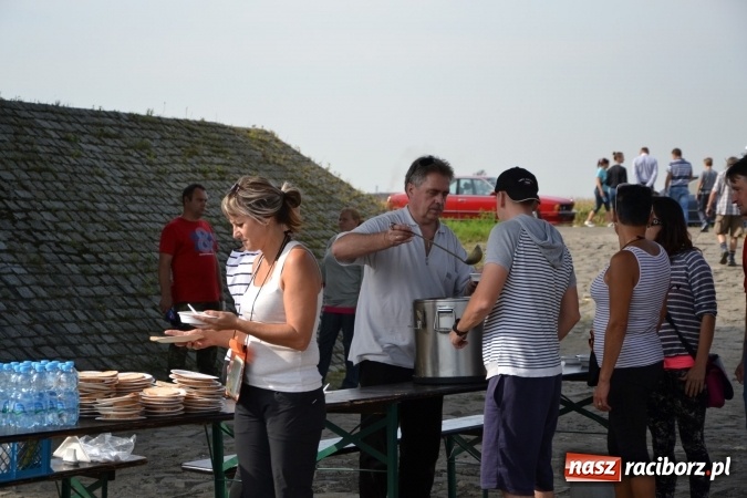 Zdjęcie w galerii na portalu naszraciborz.pl: Wodniacy zamknęli Meandry Odry wiadomości z regionu