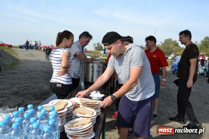 Zdjęcie w galerii na portalu naszraciborz.pl: Wodniacy zamknęli Meandry Odry wiadomości z regionu