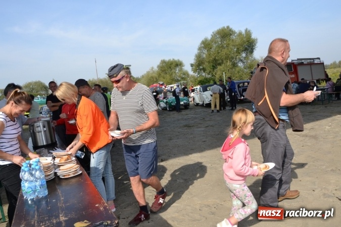 Zdjęcie w galerii na portalu naszraciborz.pl: Wodniacy zamknęli Meandry Odry wiadomości z regionu