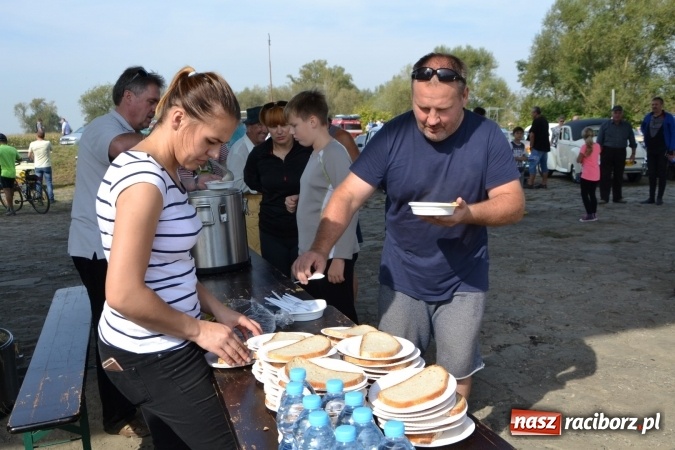 Zdjęcie w galerii na portalu naszraciborz.pl: Wodniacy zamknęli Meandry Odry wiadomości z regionu