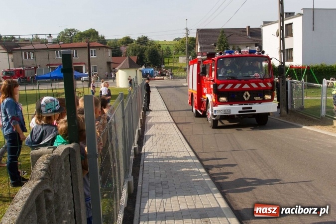 Zdjęcie w galerii na portalu naszraciborz.pl: Pożar szkoły w Owsiszczach. Straży z OSP gminy Krzyżanowice sprawdzali gotowość bojową wiadomości z regionu