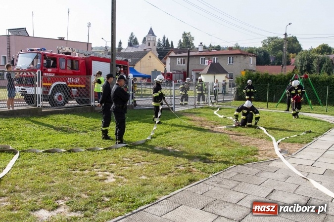 Zdjęcie w galerii na portalu naszraciborz.pl: Pożar szkoły w Owsiszczach. Straży z OSP gminy Krzyżanowice sprawdzali gotowość bojową wiadomości z regionu