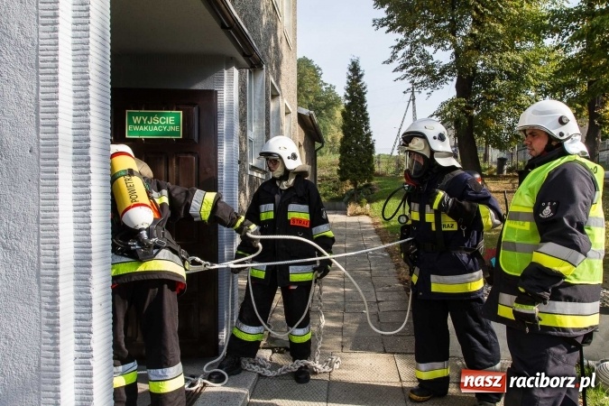 Zdjęcie w galerii na portalu naszraciborz.pl: Pożar szkoły w Owsiszczach. Straży z OSP gminy Krzyżanowice sprawdzali gotowość bojową wiadomości z regionu