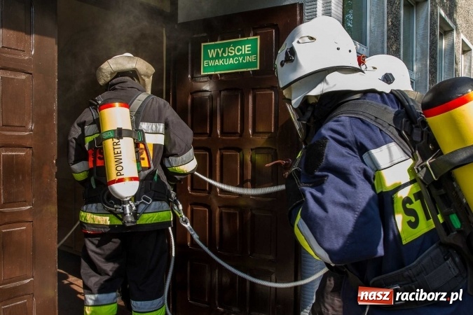 Zdjęcie w galerii na portalu naszraciborz.pl: Pożar szkoły w Owsiszczach. Straży z OSP gminy Krzyżanowice sprawdzali gotowość bojową wiadomości z regionu