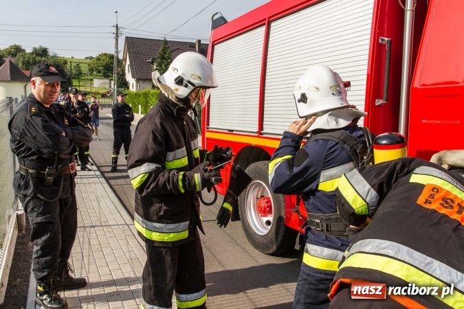 Zdjęcie w galerii na portalu naszraciborz.pl: Pożar szkoły w Owsiszczach. Straży z OSP gminy Krzyżanowice sprawdzali gotowość bojową wiadomości z regionu