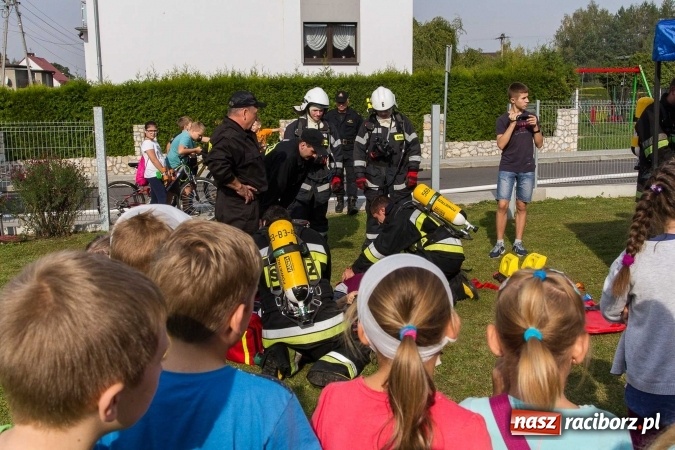 Zdjęcie w galerii na portalu naszraciborz.pl: Pożar szkoły w Owsiszczach. Straży z OSP gminy Krzyżanowice sprawdzali gotowość bojową wiadomości z regionu