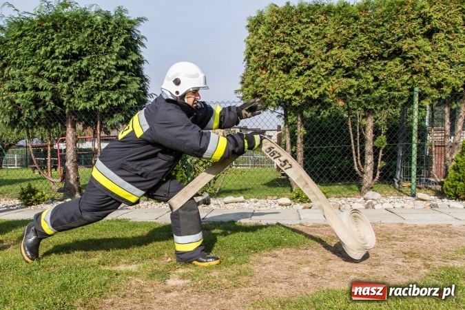 Zdjęcie w galerii na portalu naszraciborz.pl: Pożar szkoły w Owsiszczach. Straży z OSP gminy Krzyżanowice sprawdzali gotowość bojową wiadomości z regionu