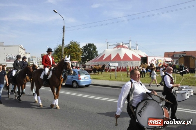 Zdjęcie w galerii na portalu naszraciborz.pl: Hubertus na Ostrogu, czyli pogoń za lisem w Huzarskiej Dolinie  wiadomości z regionu